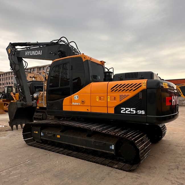 Middle Machine Used Hyundai Excavator R225-9s Excavator 1.05m3 Bucket Capacity