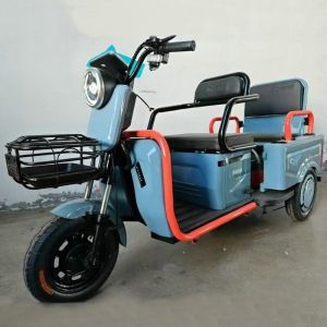 50KM/H Leisure Electric Tricycle 90KM Driving Mileage 4 Passengers