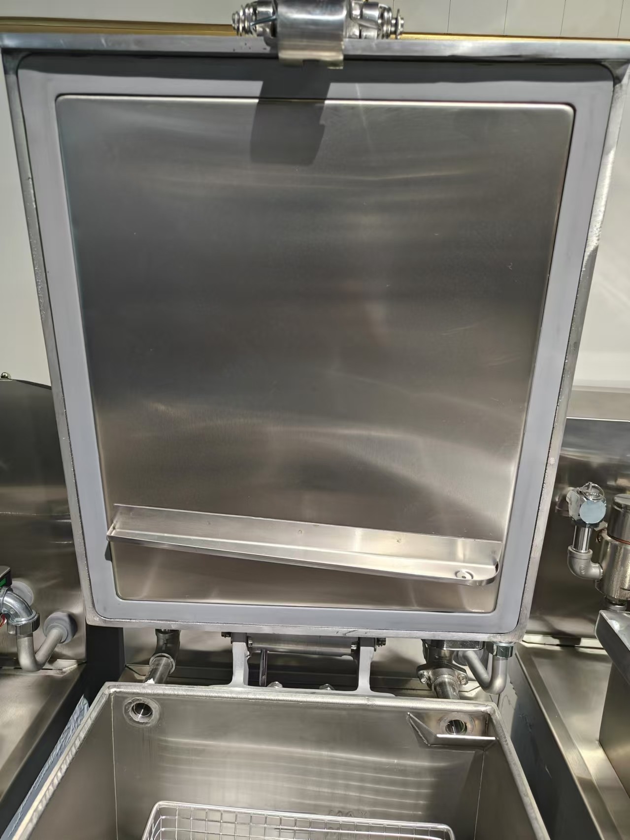 Smart Touch Panel Electric Vertical Chicken Broaster Pressure Fryer With Filtration