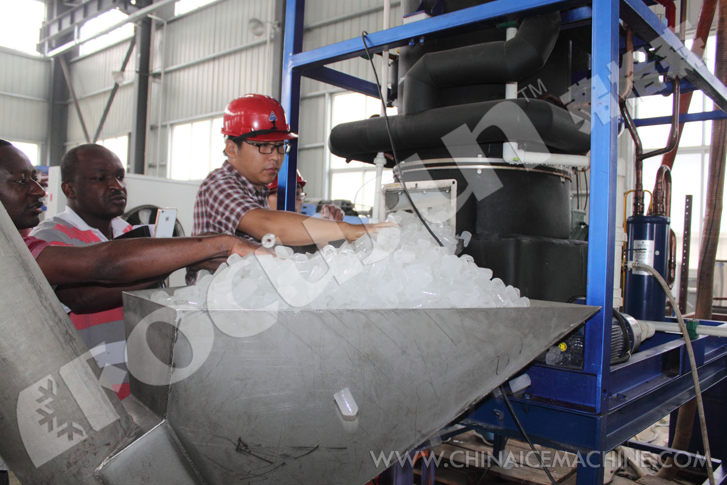 Commercial Tube Ice Machine with 1 Ton Daily Production Capacity and Siemens PLC