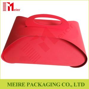 China New Year's Christmas Red Paper Craft Box Design For Portable candy and cake Gift Box wholesale
