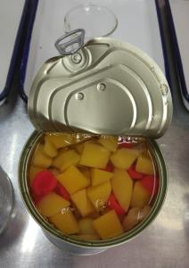 China Canned Fruit Cocktail Canned Mixed Fruits in Light Syrup 29oz wholesale