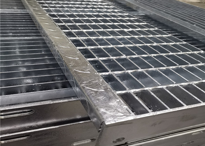 Park Drain Catwalk Metal Grating 30X100mm Light Weight Impact Resistance