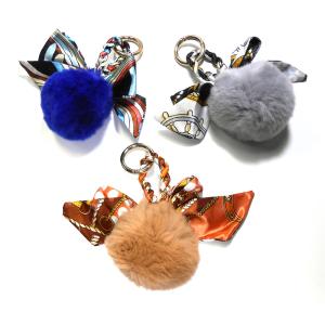 China Lightweight Fluffy Pom Poms Keychain wholesale