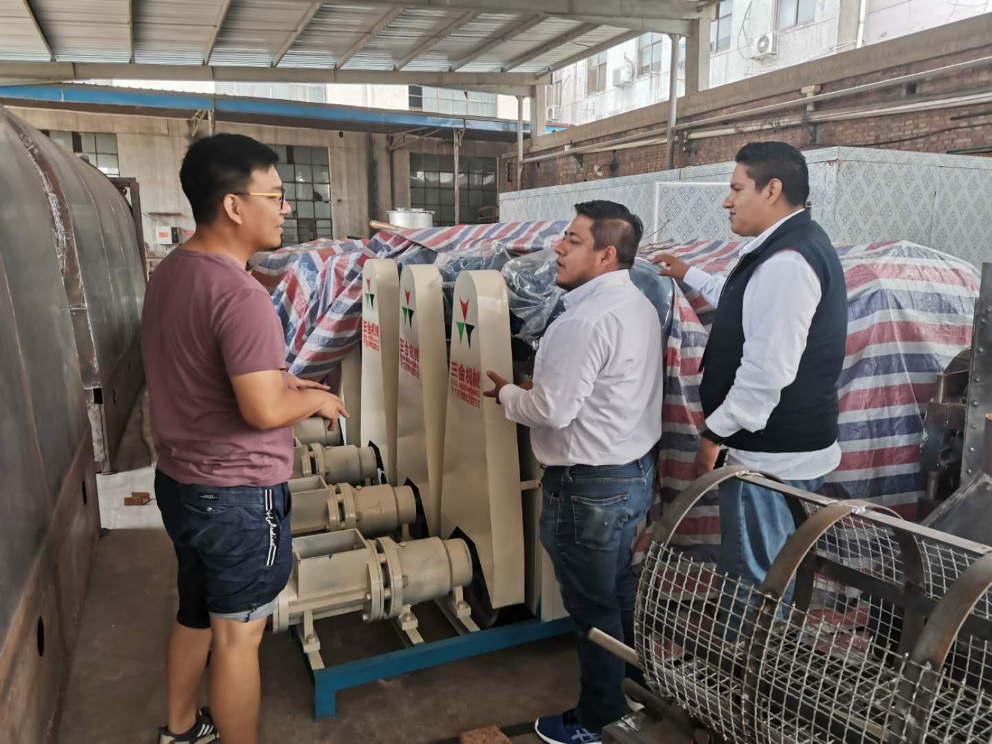 Charcoal Wood Chips 1300kg/H Continuous Carbonization Furnace