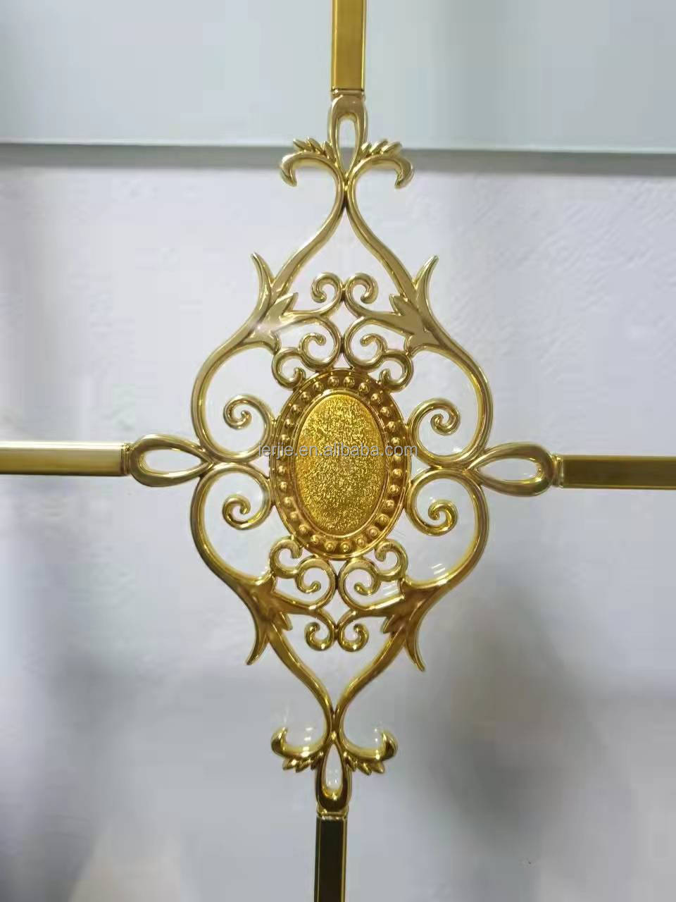 China glass fittings UV proof Plastic Golden Flower for georgian bar