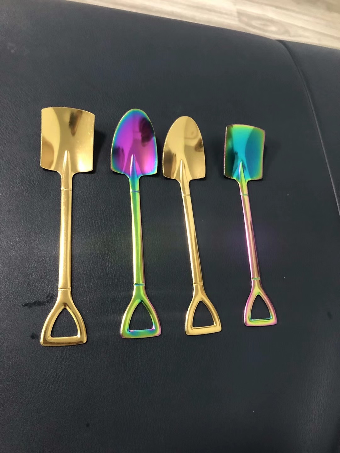 Jewelry Ceramics Plastics Glass Bottles Golf Clubs PVD Vacuum Coating Machine