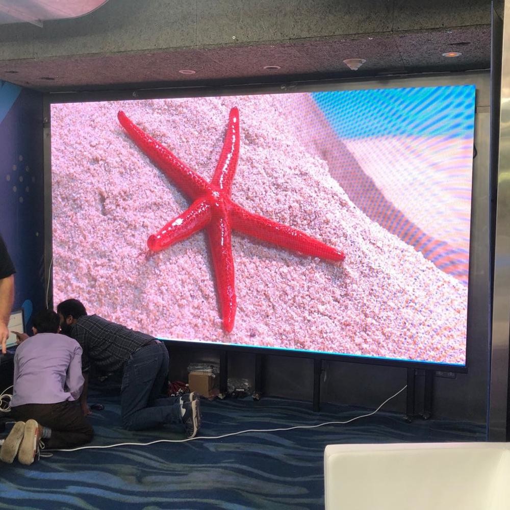 SMD2121 1R1G1B High Resolution LED Screen 1200 Nits Indoor Fixed Installation