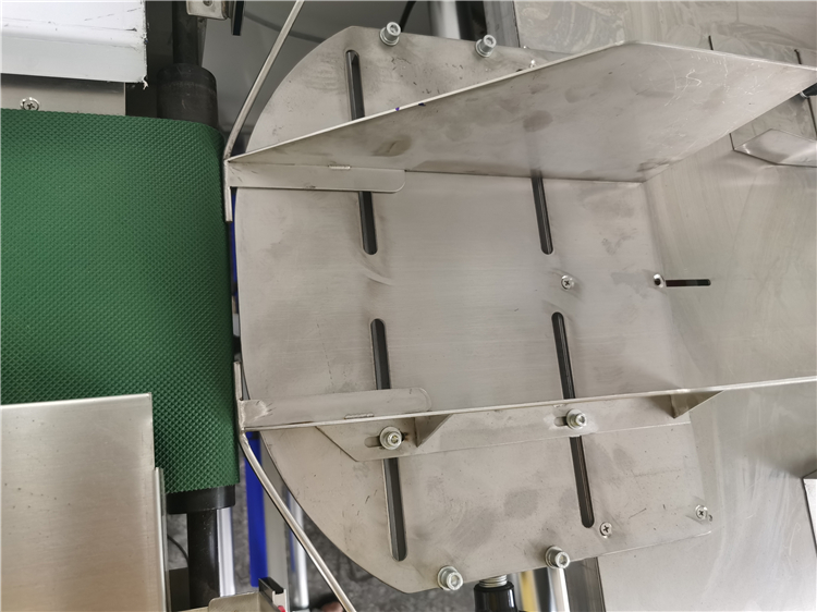 100bags/min Food Packaging Machine 600mm POF Film Shrink