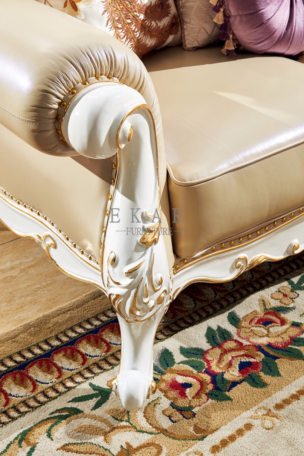 Wooden Frame Royal Furniture Classic Sofa Set