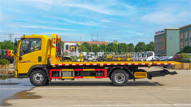 Cheap Price Factory Sale Howo Dongfeng JMC Tow Truck for Sale South Africa