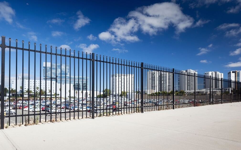 steel tubular Security Garrison Fencing 2.4M height x 2.4M width Rails 40mm upright 25mm spacing powder coated