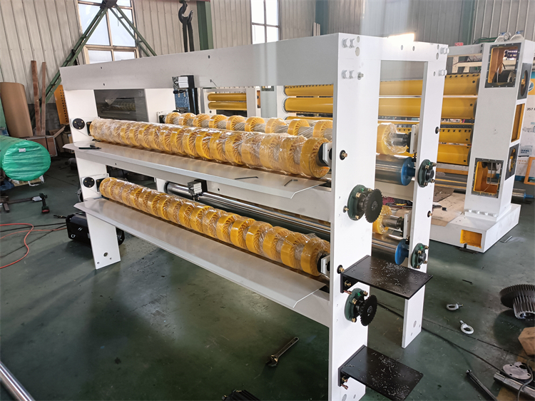 Paper Forming Nc Cut Off Machine With Helical Knife For Corrugated Cardboard 1400mm