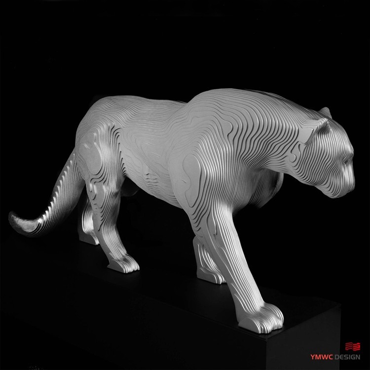 Regional Feature Europe Artistic Installation with Life-size Bronze Leopard Sculpture