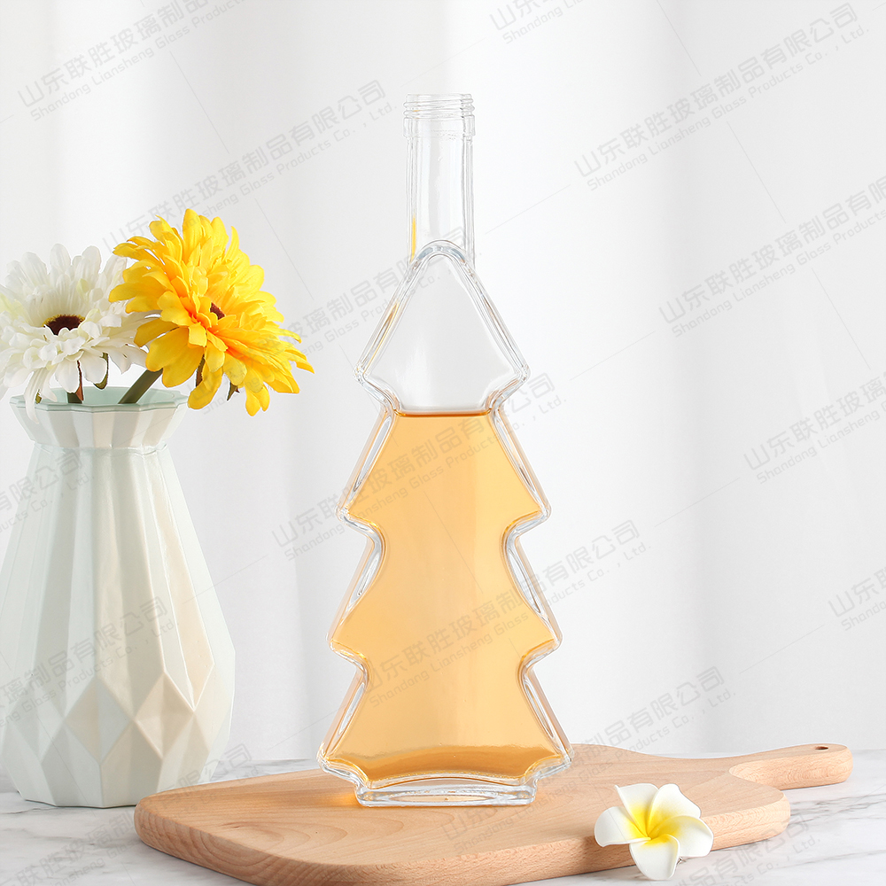 Custom Size Accepted Clear Triangle Shape Glass Crystal Whisky Bottle Packaging for Brandy