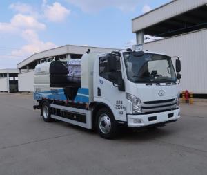 China High Speed Guardrail Cleaning Truck Easy Maintenance Road Cleaning Truck wholesale