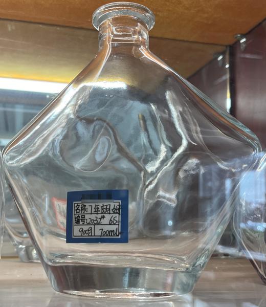 500ml 700ml Round Shape Clear Glass Wine Bottle for Beverage Whisky Rum Tequila