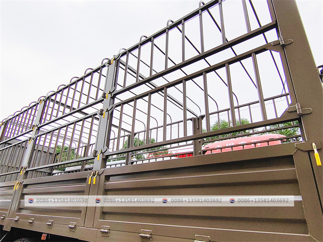 Chinese Factory 20tons Fence 6x4 Van Transportation Cargo Animal Fence Transport Trucks