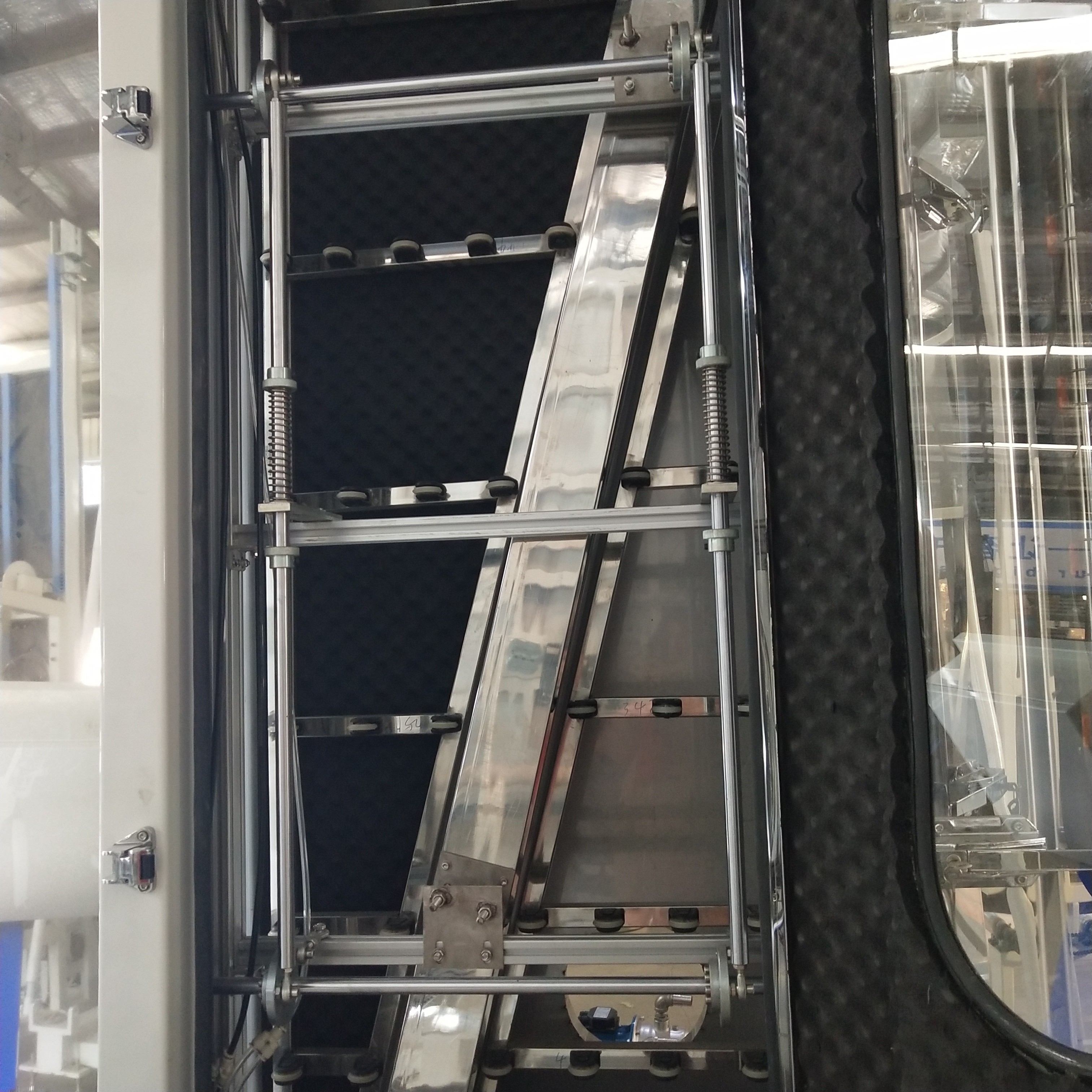 PLC Controlled Insulating Glass Machine Easy Maintenance For Double Glazing