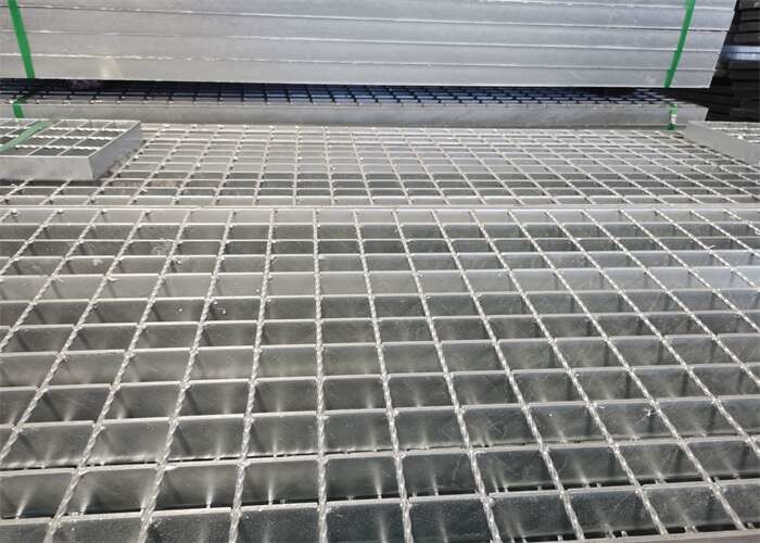 SGS Industrial Serrated Carbon Steel Bar Grating Hot Dip Galvanized