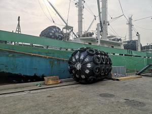 China 50KPa Yokohama Pneumatic Fender 80KPa Ships Dock Fenders For Boats wholesale