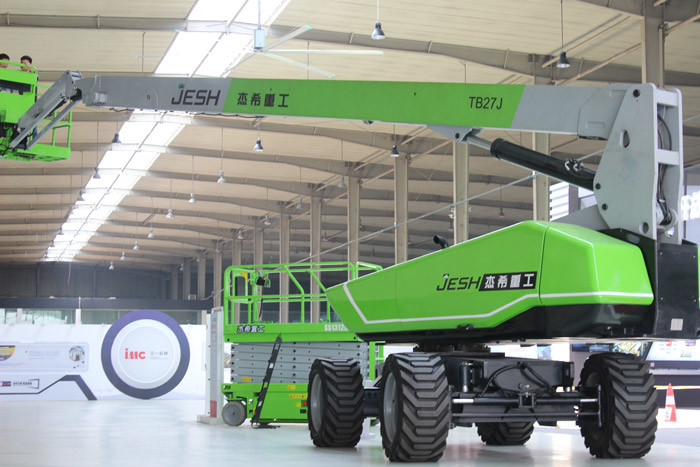Factory Building Telescopic Boom Lift 21.1m Max Horizontal Outreach