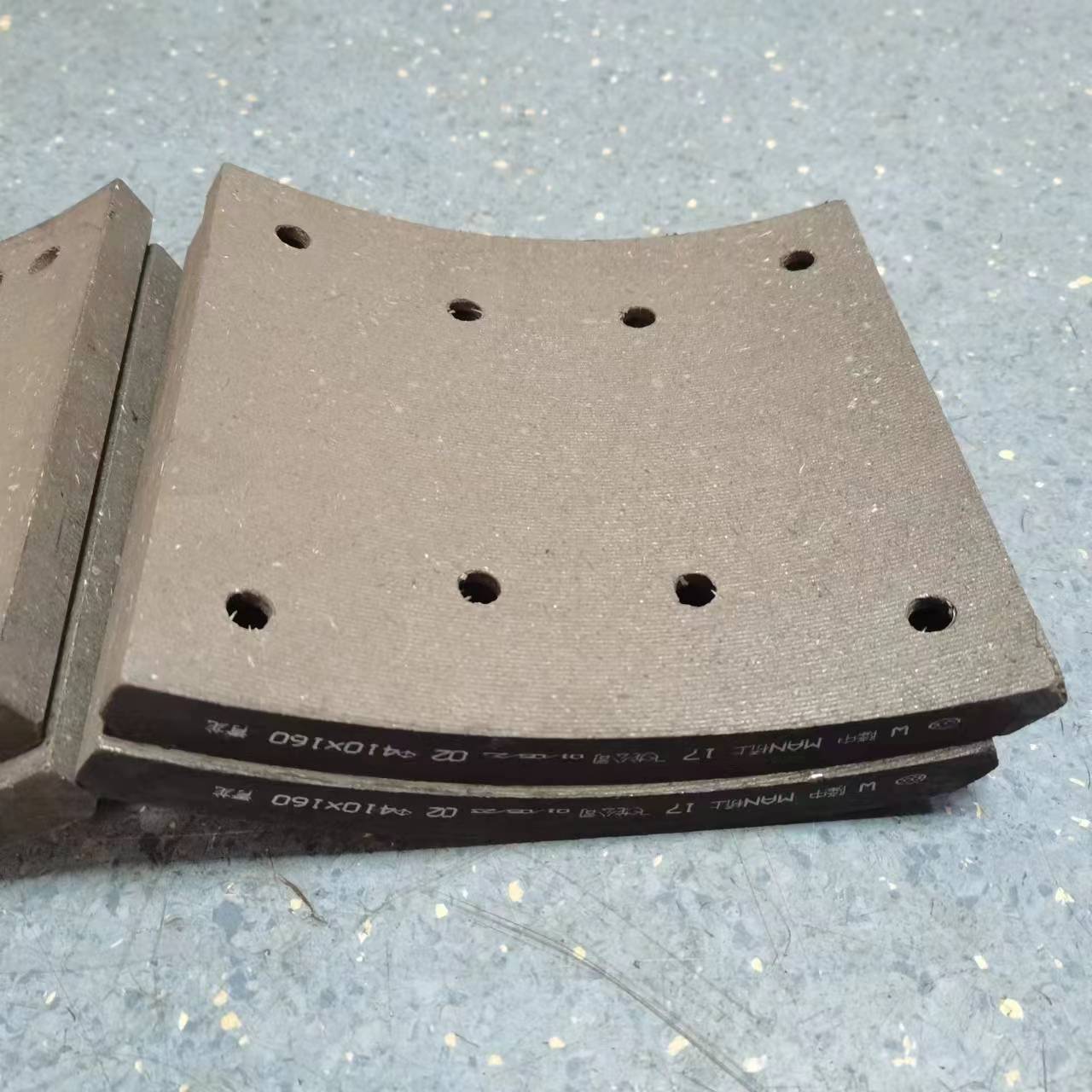 Front Brake Pads for Sinotruk Shaanqi Heavy Duty Truck Delong M3000F3000F2000X3000