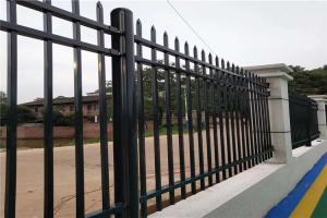 China Picket Top Garden Tubular Steel Fence 1800mm 2000mm Height wholesale
