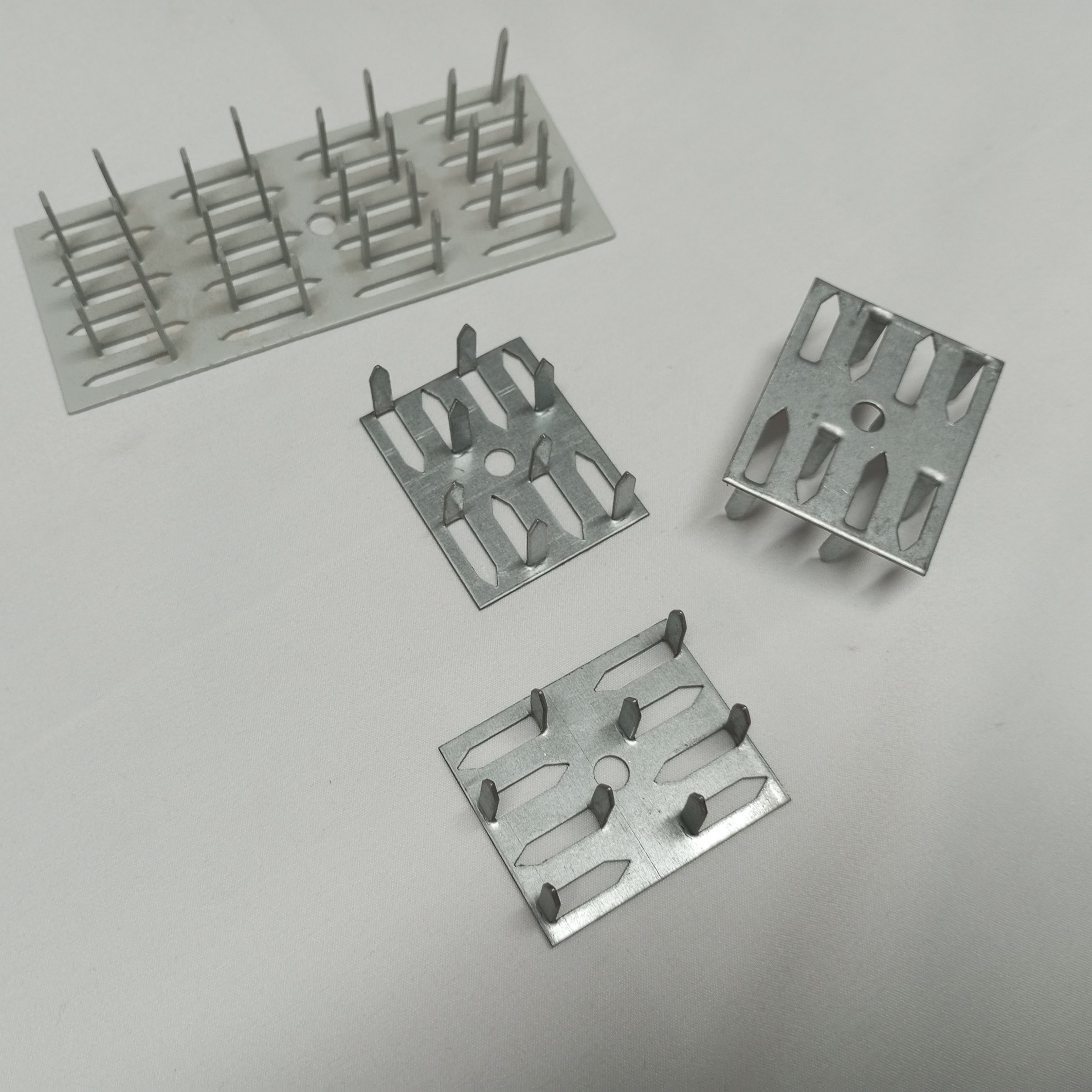 Sturdy 8-PRONG ACOUSTIC INSULATION IMPALING CLIPS