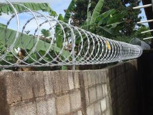 China 2024 KN Protect Fence Razor Barbed Wire Mesh 2.5mm In Kenya South Africa Zimbabwe wholesale