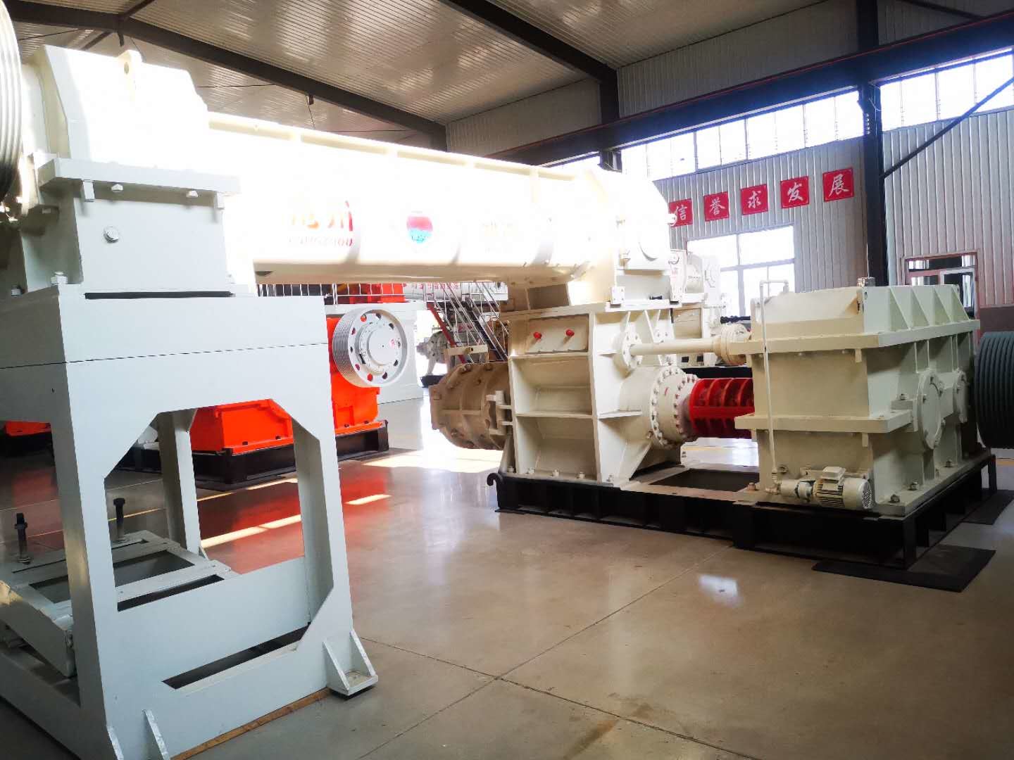 Two Stage Vacuum Red 40000pcs Automatic Brick Making Machine