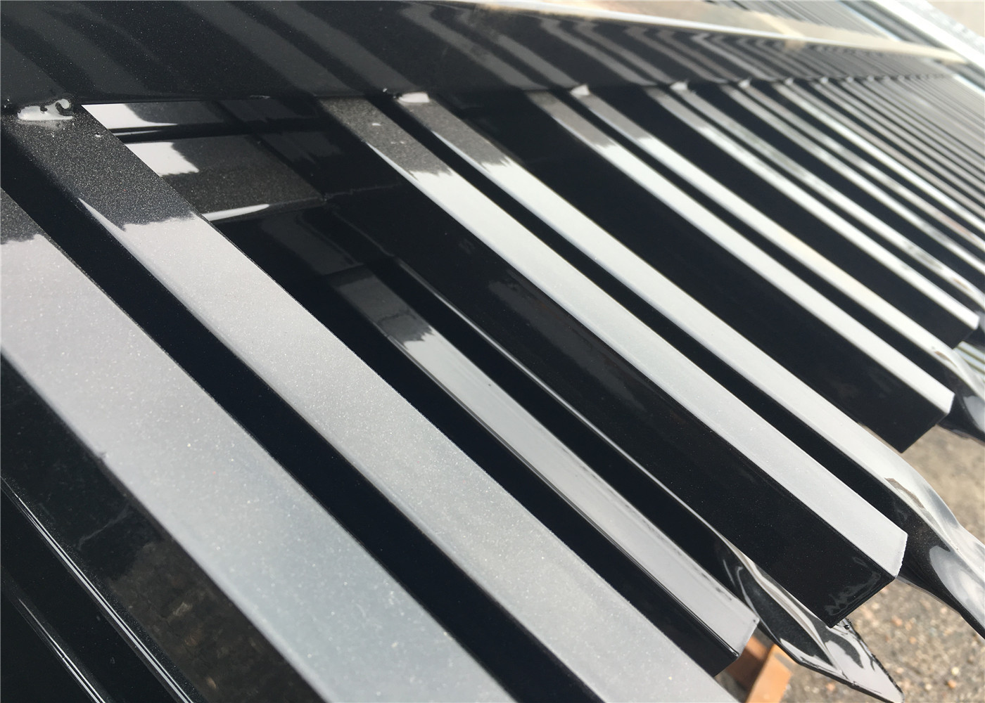 Tubular Fence Australia residence and Villa Security Garrison FENCE panels 1.8m*2.4m width Rails 50mm 25 Crimped Spear