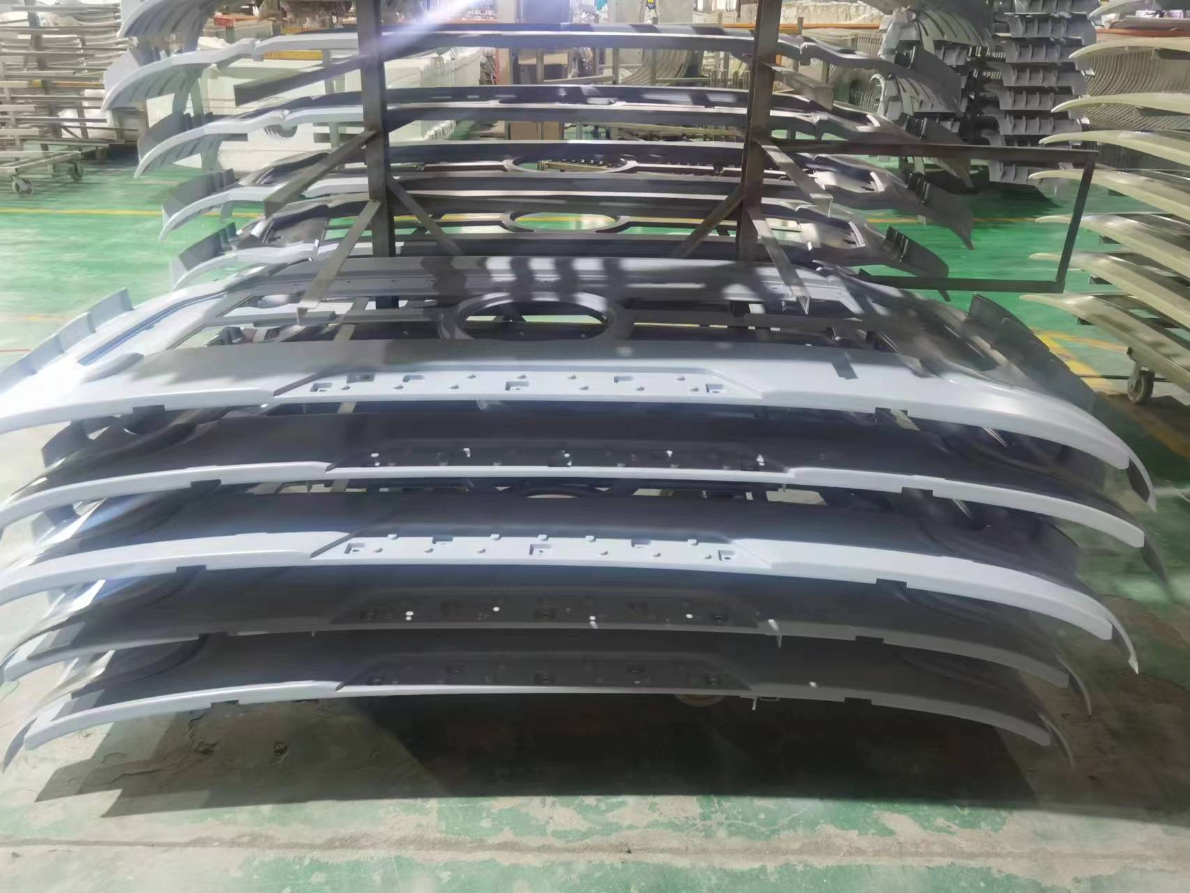 Shacman 190mm Bumper Cabin Parts for SINOTRUK HOWO SITRAK within Radiator Cover Trim