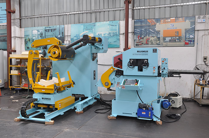 servo NC feeder