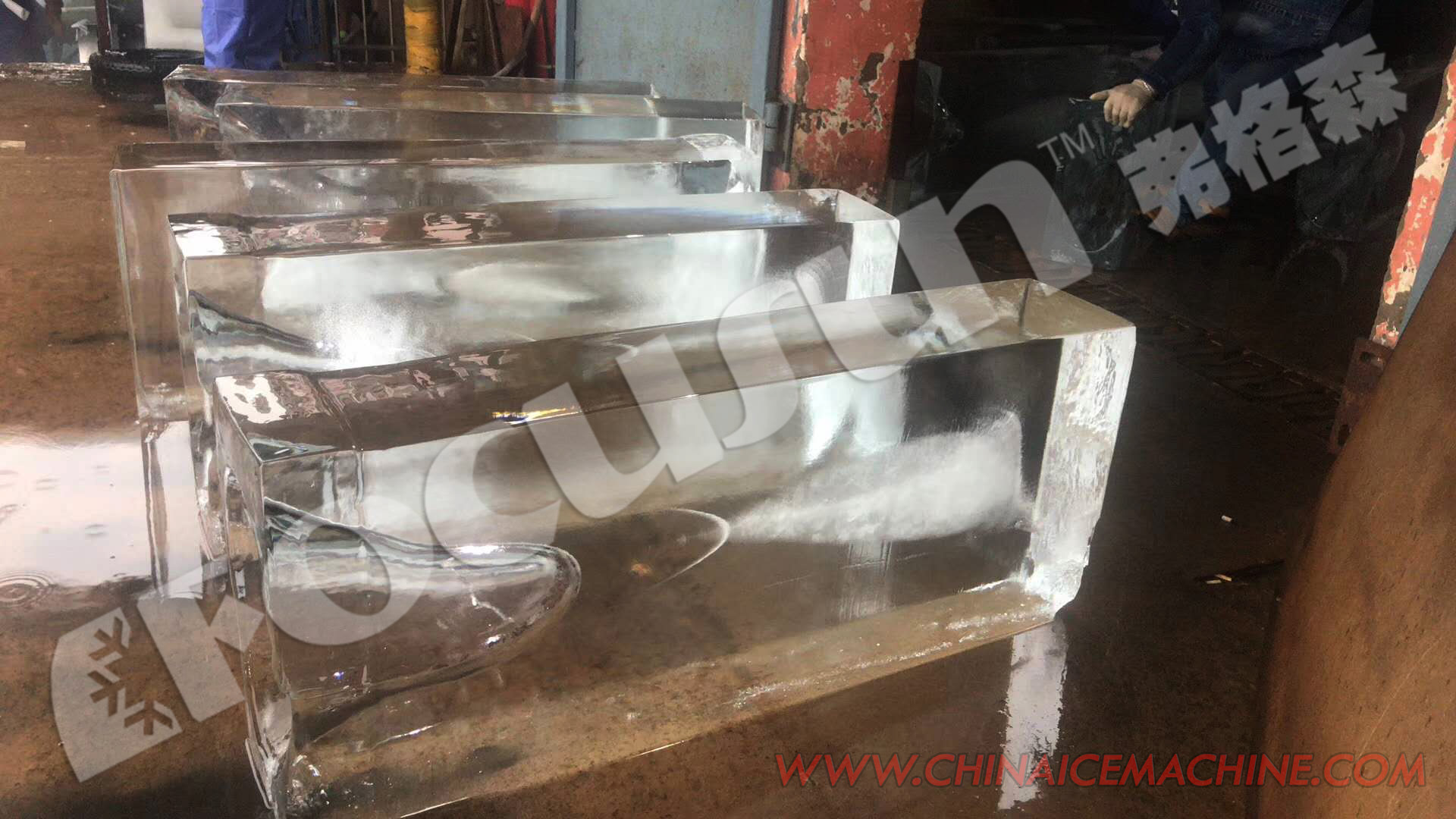 1-5T Capacity Clear Block Ice Maker for Cocktail 60 Hours Production Time FICB-2PCS
