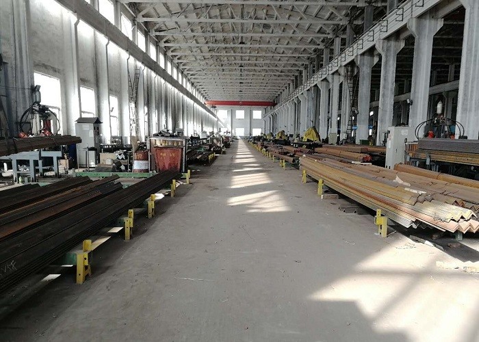 Hot Dip Galvanized Angle Steel Tower For Power Transmission Silver Color