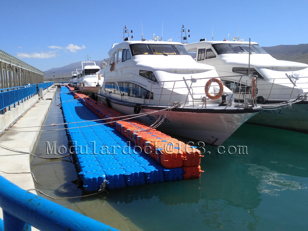 Floating boat docks manufacturer