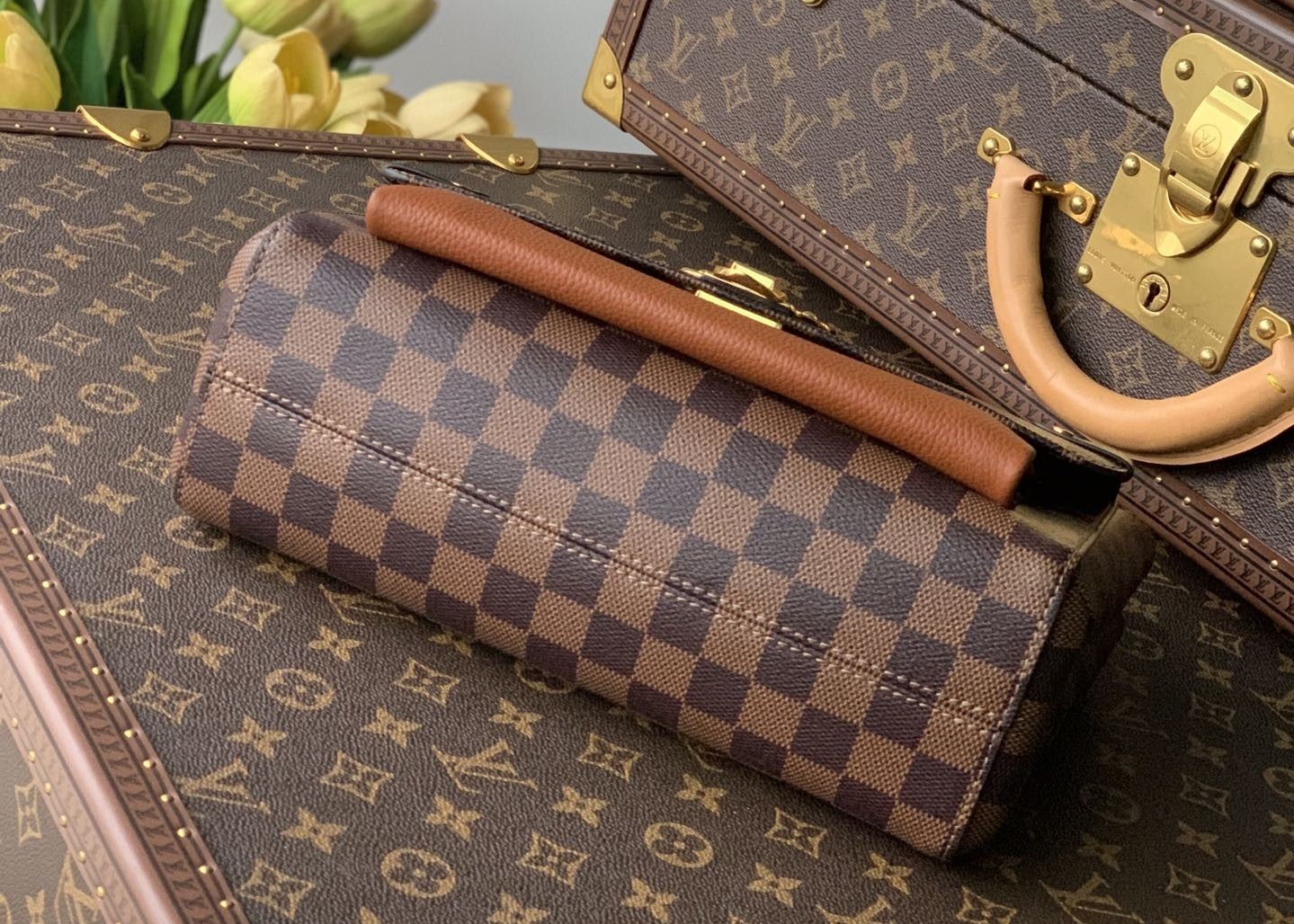 M40108 M40109 M401130 M40312 Damier Ebene Carvas And Soft Cowhide With Unique Design Chain Cross-Body Bag