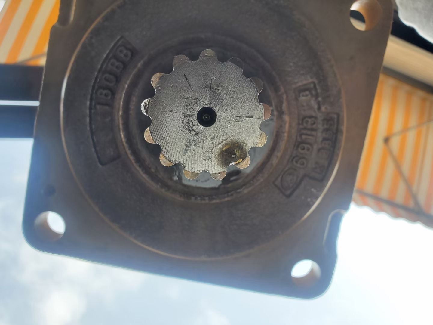 CAT336 Hydraulic Swing Motor 3349971 OEM Kawasaki Swing Motor M5X180CHB-11A-08D/285