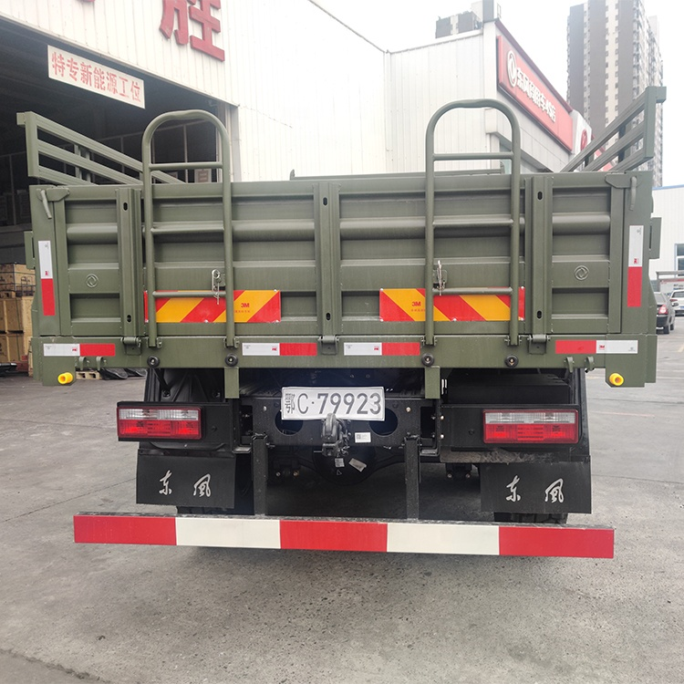 Single Double Row Cab 4x4 6x6 Drive Desert Off-Road Truck with Automatic Air Conditioning