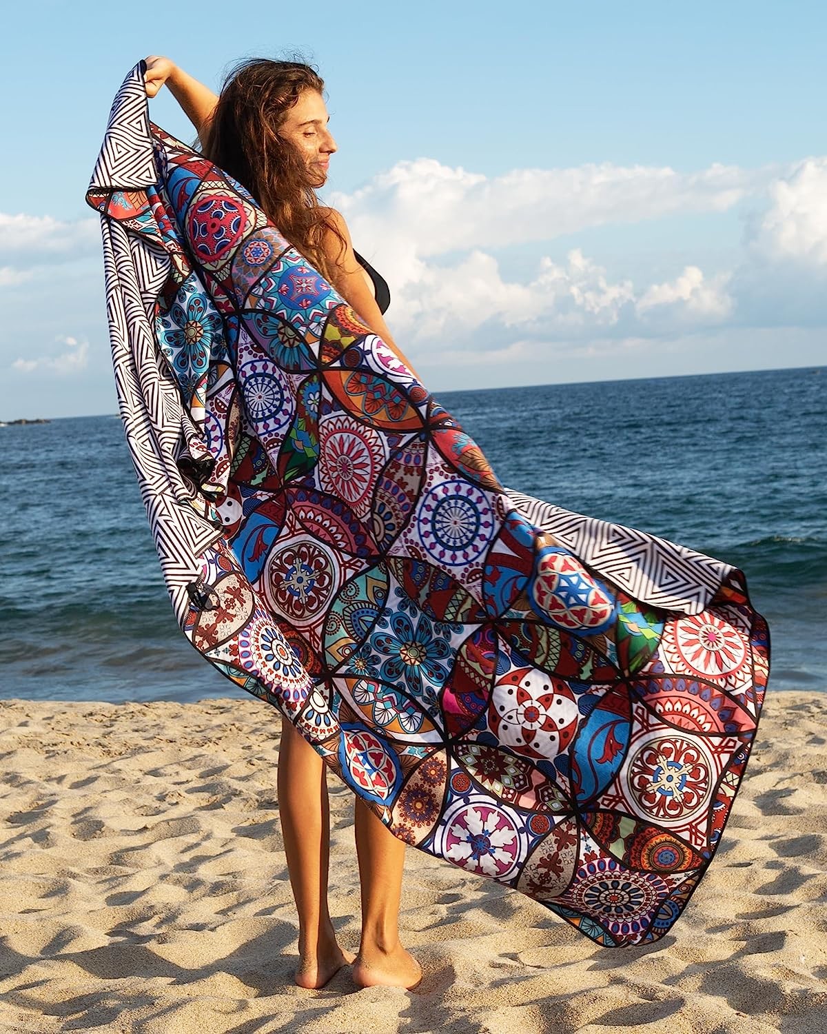 Microfiber Material Printed Beach Towel With Machine Washable Care Instructions