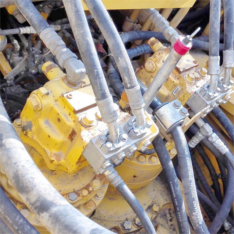 Good Condition Komatsu Excavator 650 PC650 Used for Mining Original Hydraulic Valve