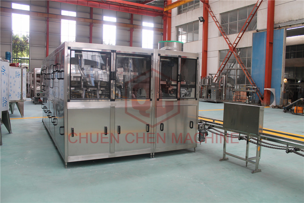 PET 20L 5 Gallon Water Filling Machine 200BPH Counter Pressure Bottling System