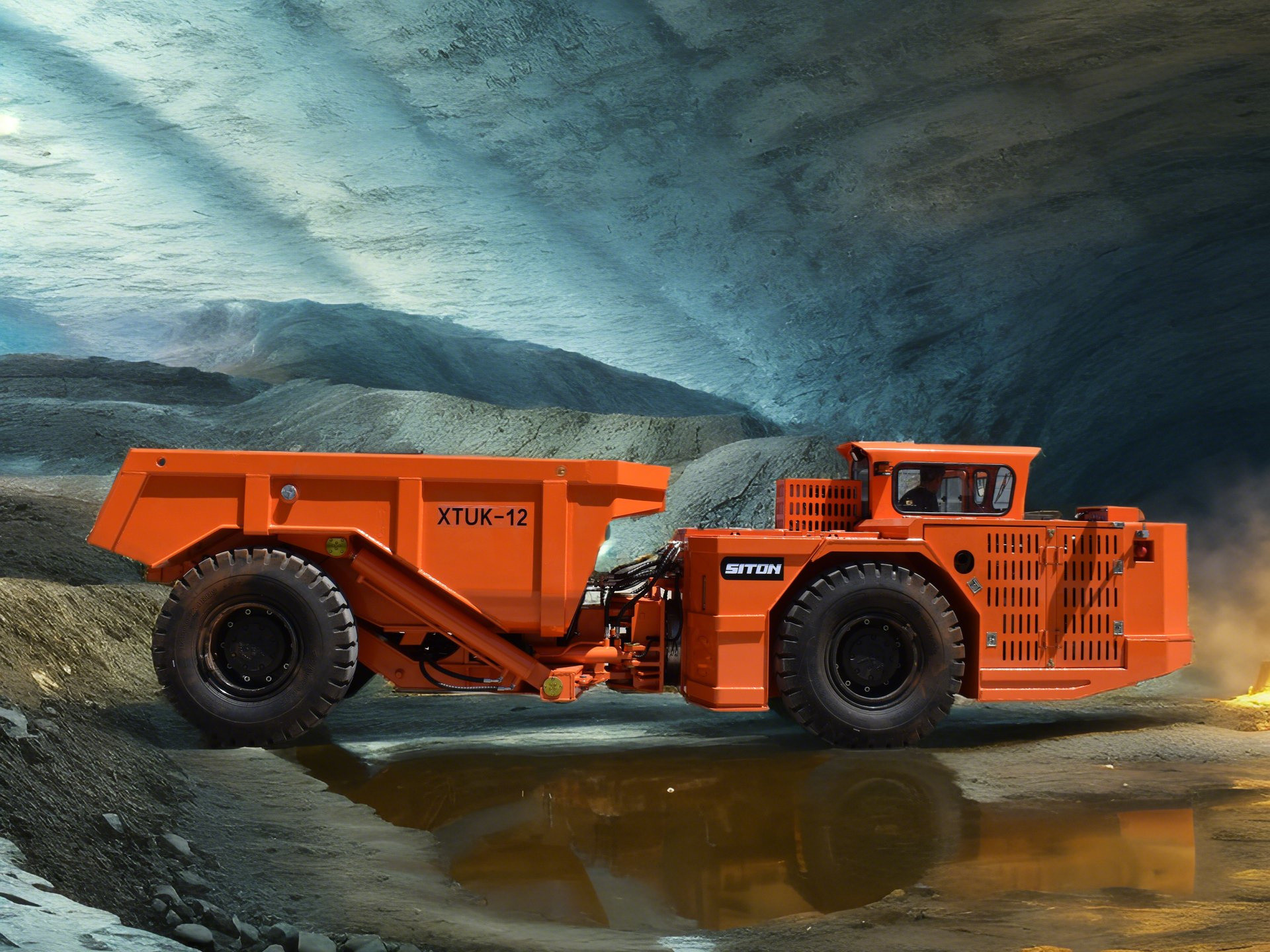 Iron Mine Usage Underground Mining Truck DEUTZ / CUMMINS Engine 6 Cube 12 Tons