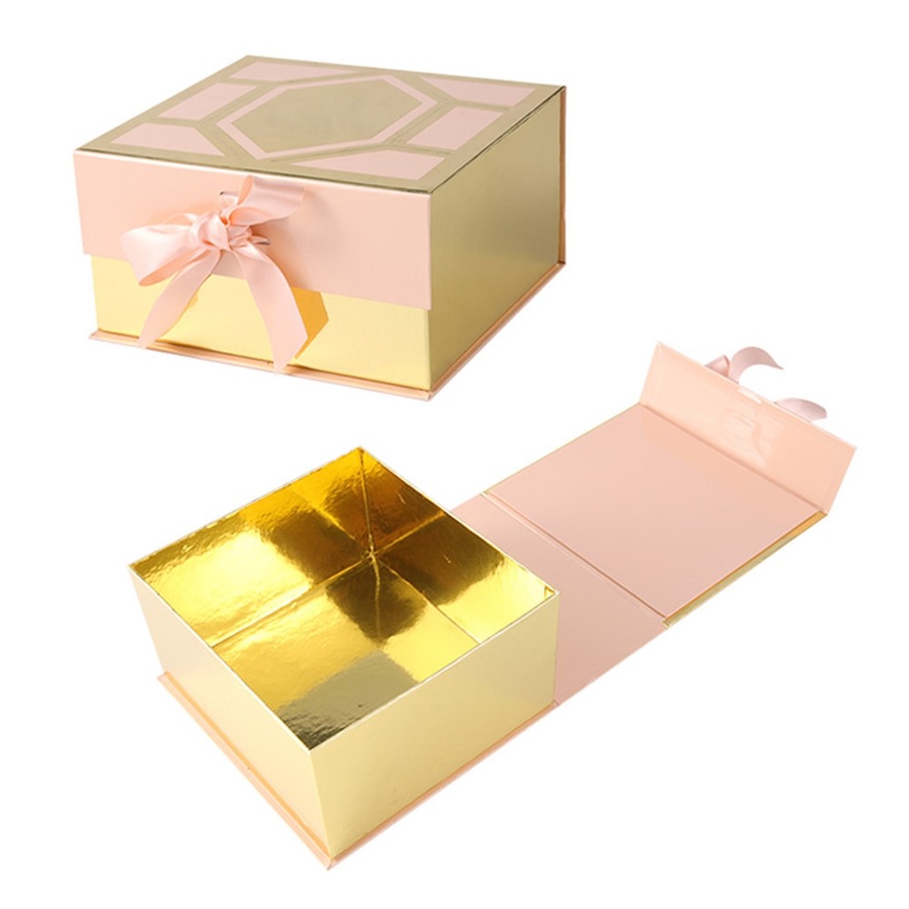 ISO9001 Garment Use CMYK 4C Printing Flip Top Boxes With Magnetic Closure