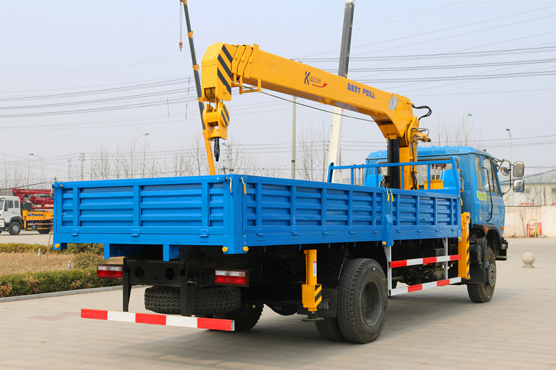Telescopic Boom Truck Mounted Crane SQ5SK2Q YUNNEI Engine For Construction Lifting