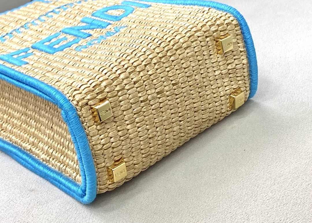 Newest Mini Small Square Bag Straw Weaving Series Of Pure Hand Woven Handbag Luxury Style Cross-Body Bag