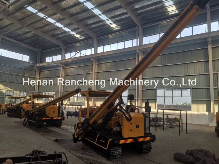 Solar Hydraulic Crawler Pile Driver 70KW Rated Power Max 3500mm Drilling Depth