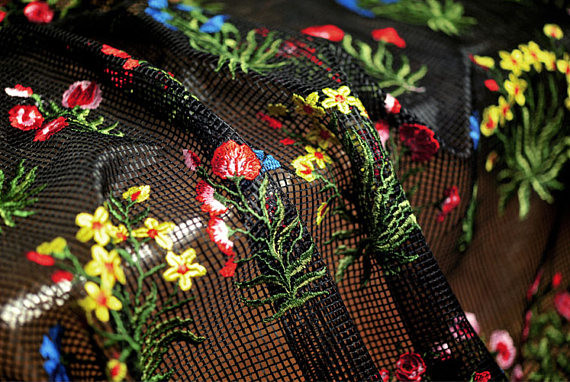 Floral Multi Colored Embroidered Net Lace Fabric , Antique Bridal Lace Mesh Cloth