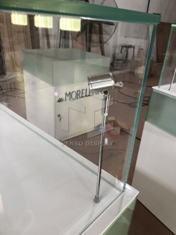 400*400*2400mm Luxury Jewellery Display Stands For Shops High End ODM